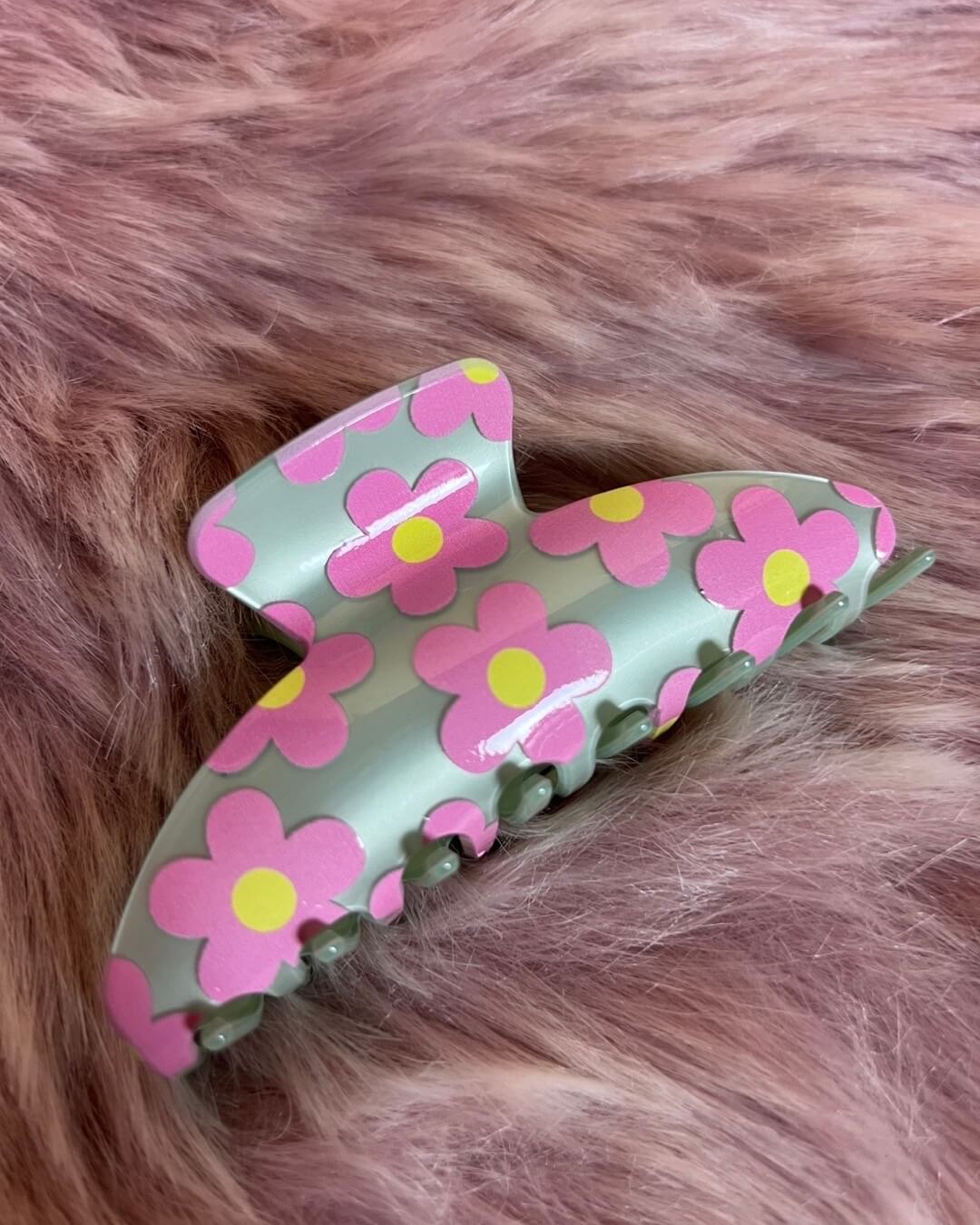 Groovy Daze - Large Mint Claw with pink flowers