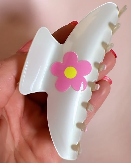 pink and white 90's style preppy claw with pink flowers