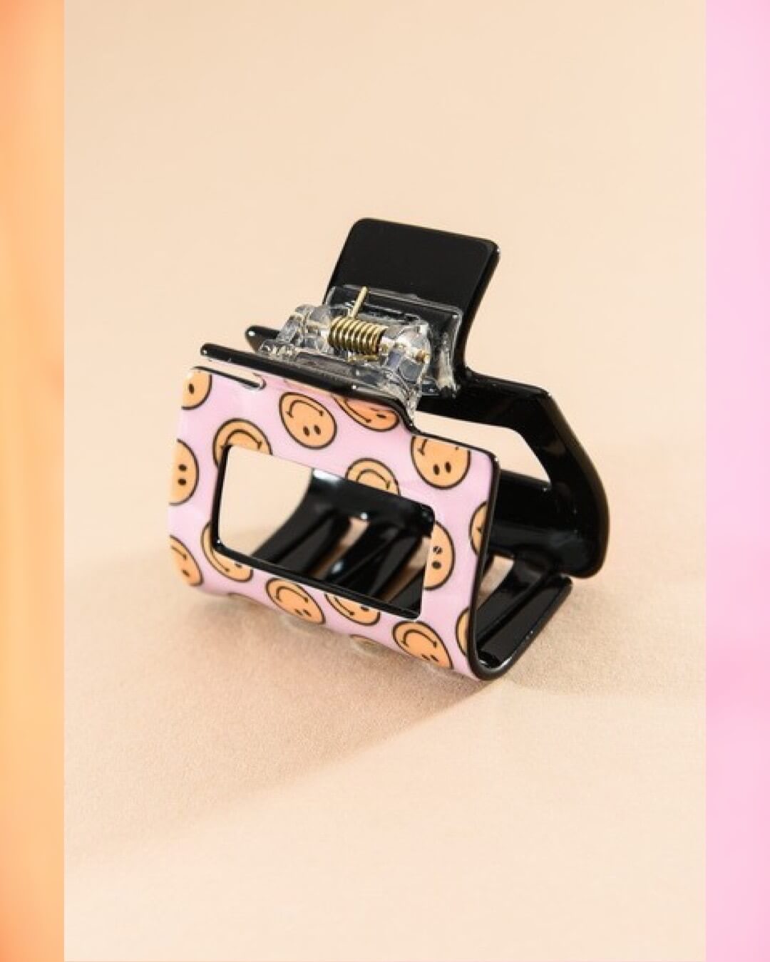 90's Style Lilac Smiley Claw