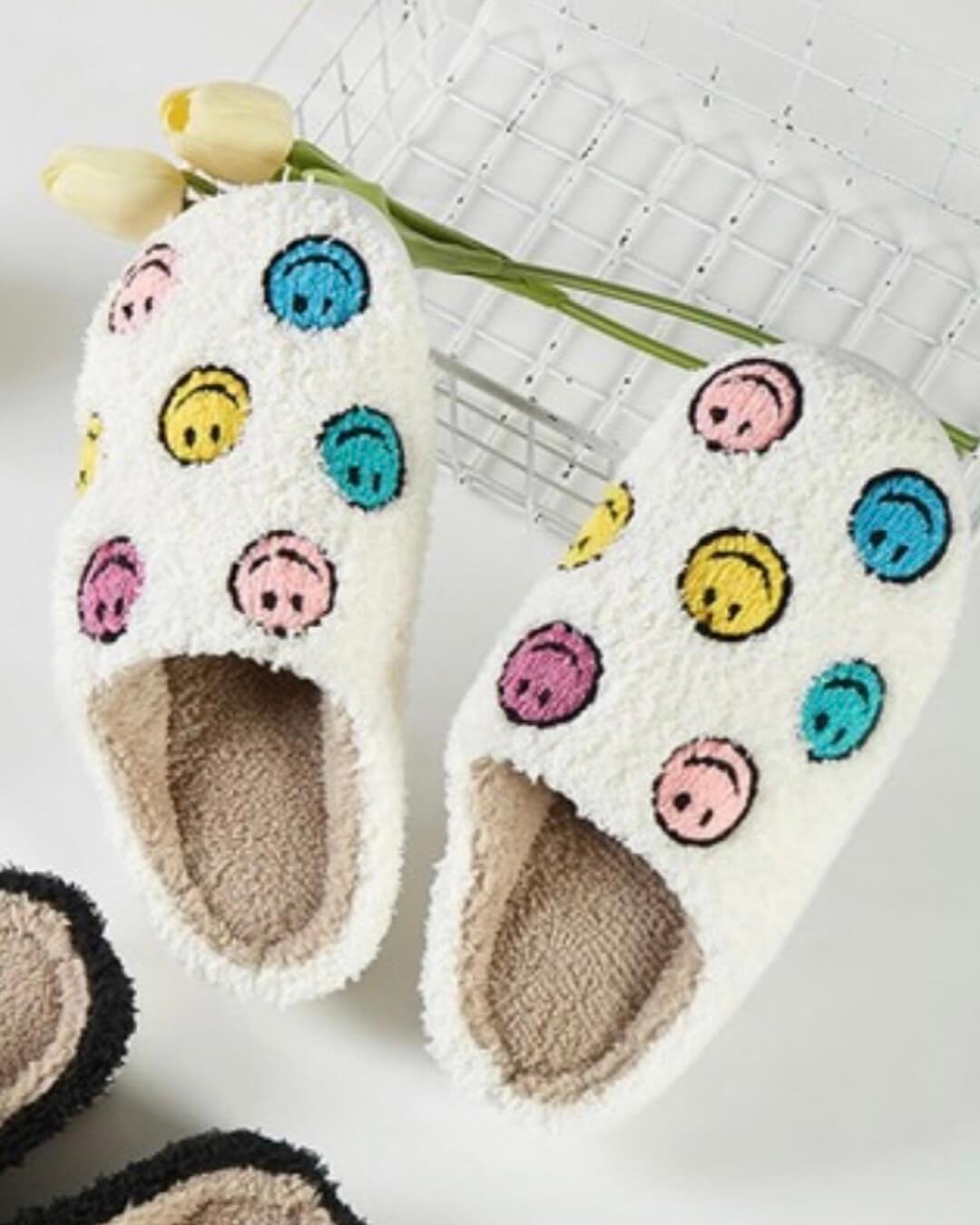 Preppy Times - Smiley Face White Slippers with a rubber sole