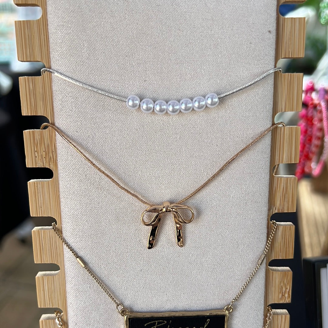 Delicate pearly -silver pearl necklace