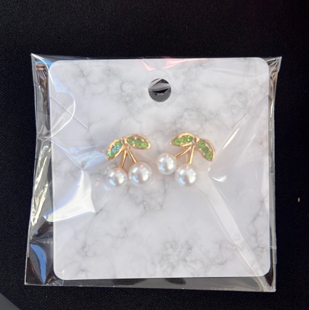Cheery pearl bow earrings
