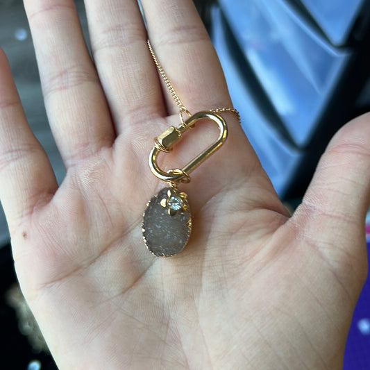Gold flower pendant necklace