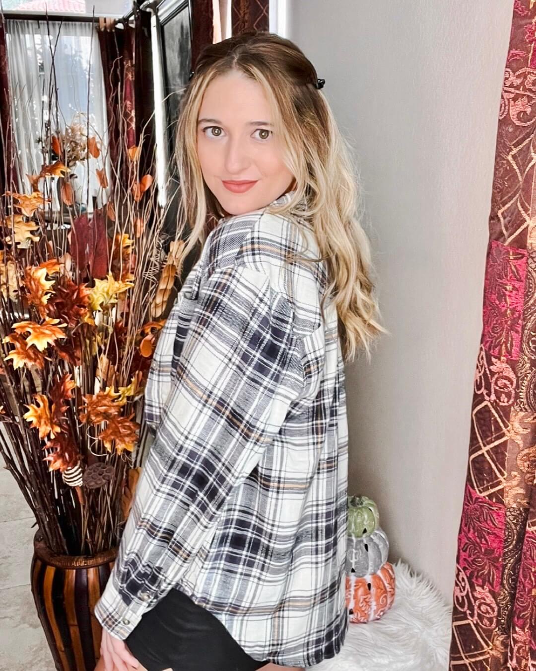 Cozy Trendsetter - Oversized Plaid Long Sleeve Button Down Flannel - T2360