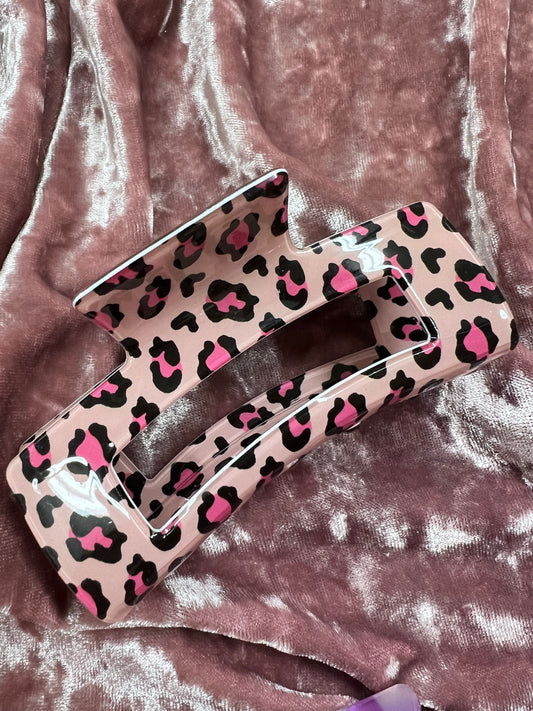 *light pink leopard claw
