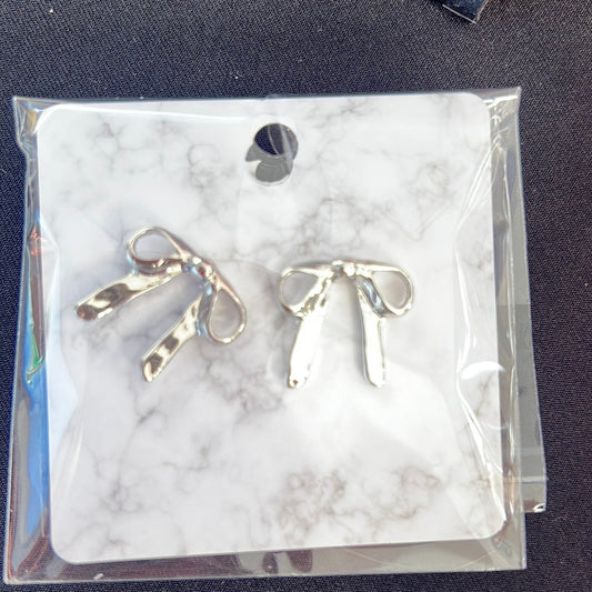 Silver bow earrings