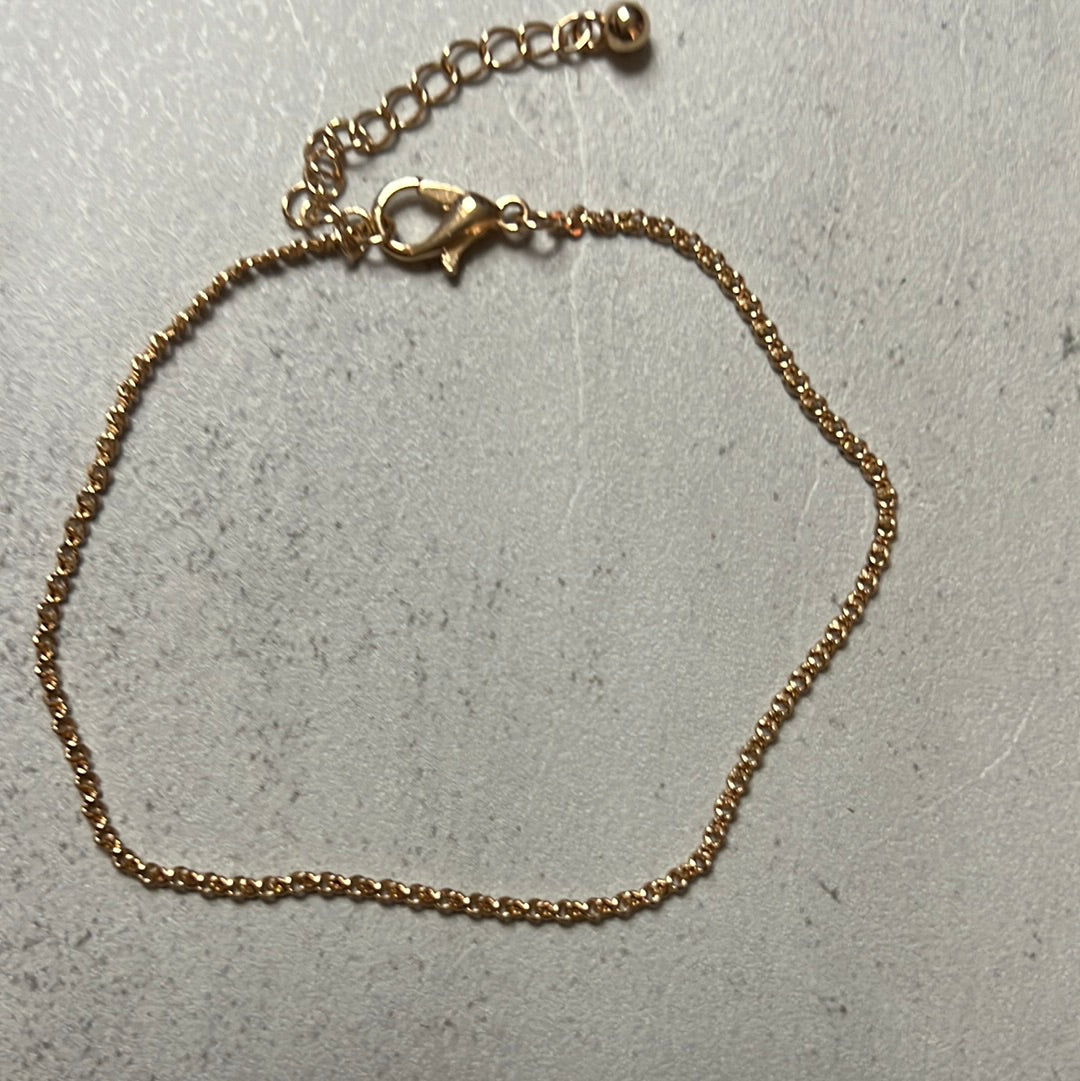 Simple gold chain plain bracelet
